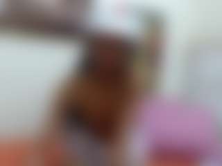 Live cam show with FluffyPeach23 - Athletic Bedroom on intimatelivegirls.com