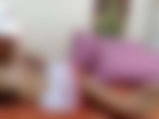 Live cam show with FluffyPeach23 - Oil on Camsoda