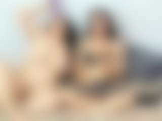 Live cam show with genesis-y-moon - Brown Hair on Camsoda