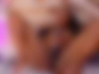 Live cam show with rossiecameron - Mistress on AdultVida.com