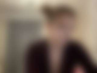 Live cam show with SandaMazzarella - Public on https://playwithruby.com