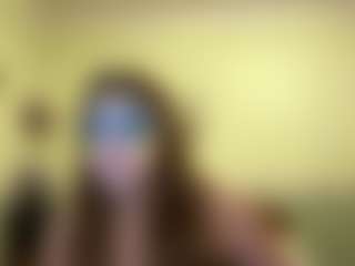 Live cam show with Sanda - Striptease Granny on Camsoda