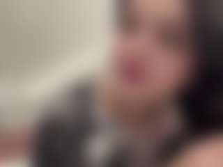 Izzabel's Live Sex Cam Show