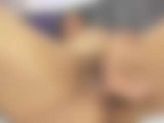 Live cam show with roxanne4u - Brown Hair MILF on camwithhim.com