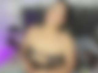Live cam show with roxanne4u - Brown Hair on Dolls Live
