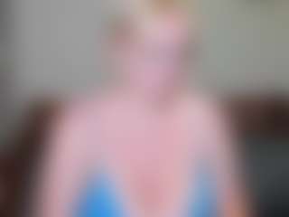 GreenEyesN's Live Sex Cam Show
