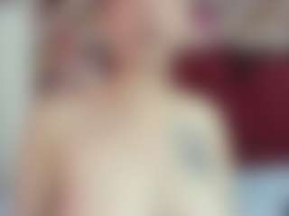 Live cam show with karlahotks - Deepthroat on Camsoda