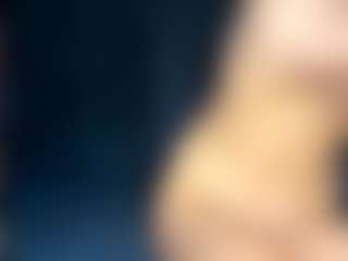 LuveniaRann's Live Sex Cam Show