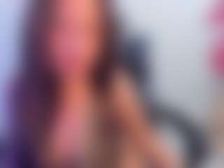 BriknyCooper MILF webcam performer live streaming