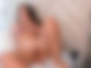 emmawatson-1's Live Sex Cam Show