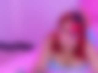 MegamWhite MILF webcam performer live streaming