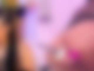 Live cam show with VictoriaNoir - Butt Plug on AdultVida.com