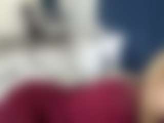 Live cam show with SantanaAveritte - Body Massage on Camsoda