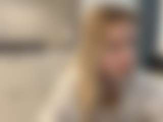 Live cam show with SantanaAveritte - Moaning on Camsoda