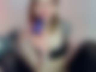 Live cam show with KristenMeloche - Brown Eyes on Camsoda