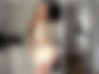 Live cam show with Amelie - Fetish on StripNow