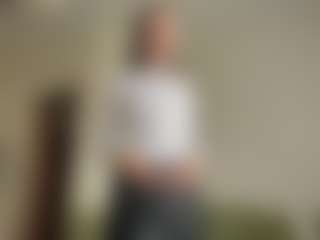 Live cam show with Lea - Public Brown Hair on camtv
