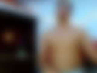 Live-Cam-Show mit ZeusTrys - Tease auf Camsoda