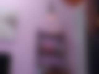 Live cam show with JulieMoon - Red Hair Squirt on AdultVida.com