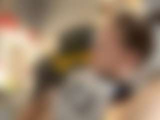 Live cam show with Christia - Blowjob Brown Hair on livesuperchat.net