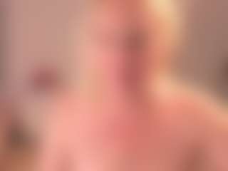 Live cam show with Lillit-Fabia - Moaning on Camsoda
