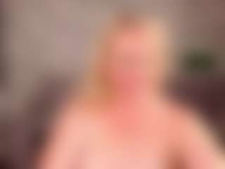 Live cam show with Lillit-Fabia - Moaning on Camsoda
