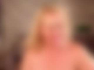 Live cam show with Lillit-Fabia - Moaning on Camsoda