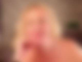 Live cam show with Lillit-Fabia - Moaning on CamwithHer