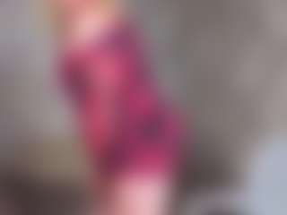 Live cam show with Lillit-Fabia - Teasing on livesuperchat.net