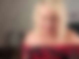 Live cam show with Lillit-Fabia - Blonde Hair MILF on Camsoda