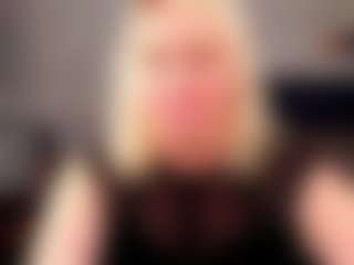 Live cam show with Lillit-Fabia - Moaning on Camsoda
