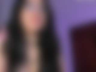 Live cam show with tellmemaddiee - Strapon on Latina Girls