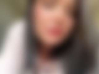 AveryHubric MILF webcam performer live streaming