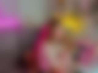 Live cam show with Eda-Viks - Gray Eyes on intimatelivegirls.com