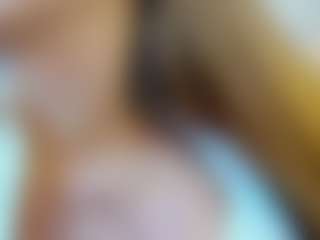 Live cam show with Eda-Viks - Petite on madthumbs