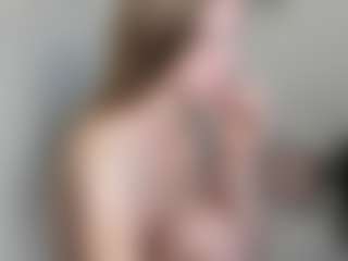 Live cam show with Eda-Viks - Pretty on SmokeAndPoke
