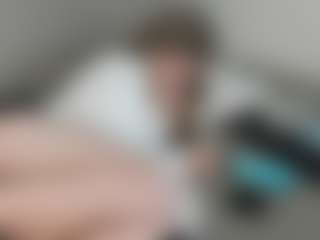 Live cam show with Eda-Viks - Brown Hair Teen (18+) on CamwithHer
