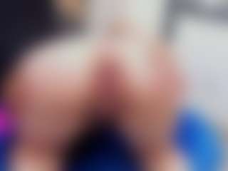 Ivonnee27's Live Sex Cam Show