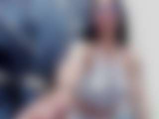 Ivonnee27's Live Sex Cam Show