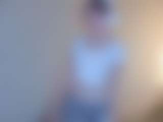 Live cam show with Julia - Brown Hair on Gym Cam Girls