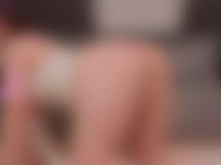 Live cam show with Mary-Forrest - Upskirt on StripNow