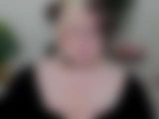 Live cam show with OpheliaLush - Sph on live18s.com