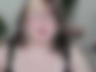 Live cam show with OpheliaLush - Glasses on SquirtSoMuch
