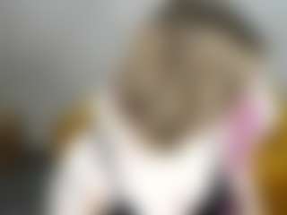 Live cam show with Tara-Linn - Camel Toe on CamwithHer