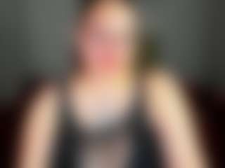 Live cam show with Kity-Mooree - Moaning on Milfs Live