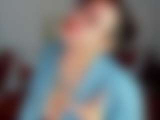 Live cam show with Kity-Mooree - Green Eyes on CamClone