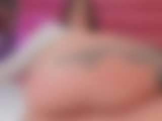 Live cam show with Alondra darling - Small Tits on livesuperchat.net