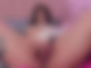 Live cam show with Alondra darling - Raven Hair on StripNow