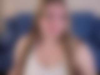 Live cam show with GiannaHumphreys - New Teen (18+) on Uber Horny