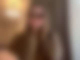 Live cam show with Scarlett - Blue Eyes on madthumbs